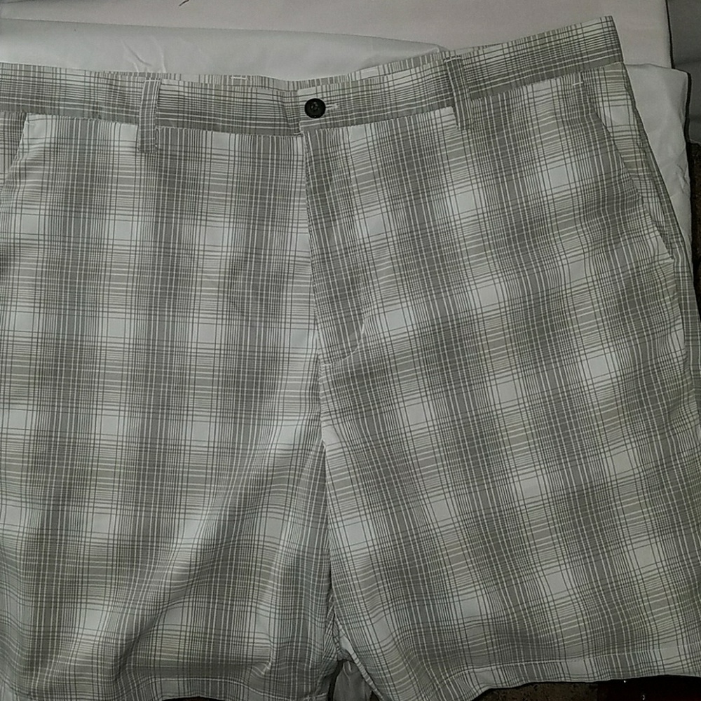 EUC!  Men's Chaps Plaid Golf Shorts